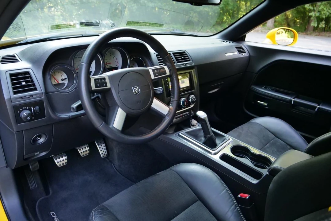 2010 Dodge Challenger SRT8 & 392 3rd Gen - Image 3 of 31