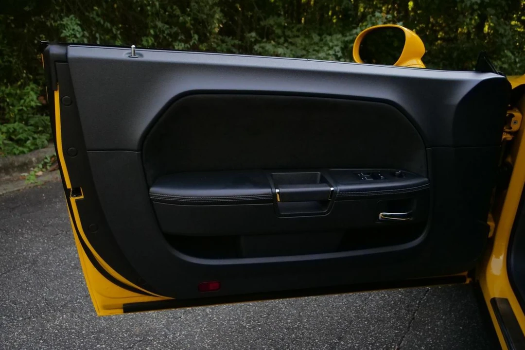 2010 Dodge Challenger SRT8 & 392 3rd Gen - Image 27 of 31