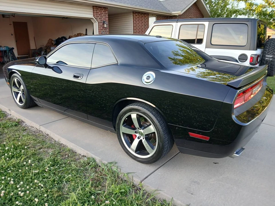 2010 Dodge Challenger SRT8 & 392 3rd Gen - Image 4 of 20