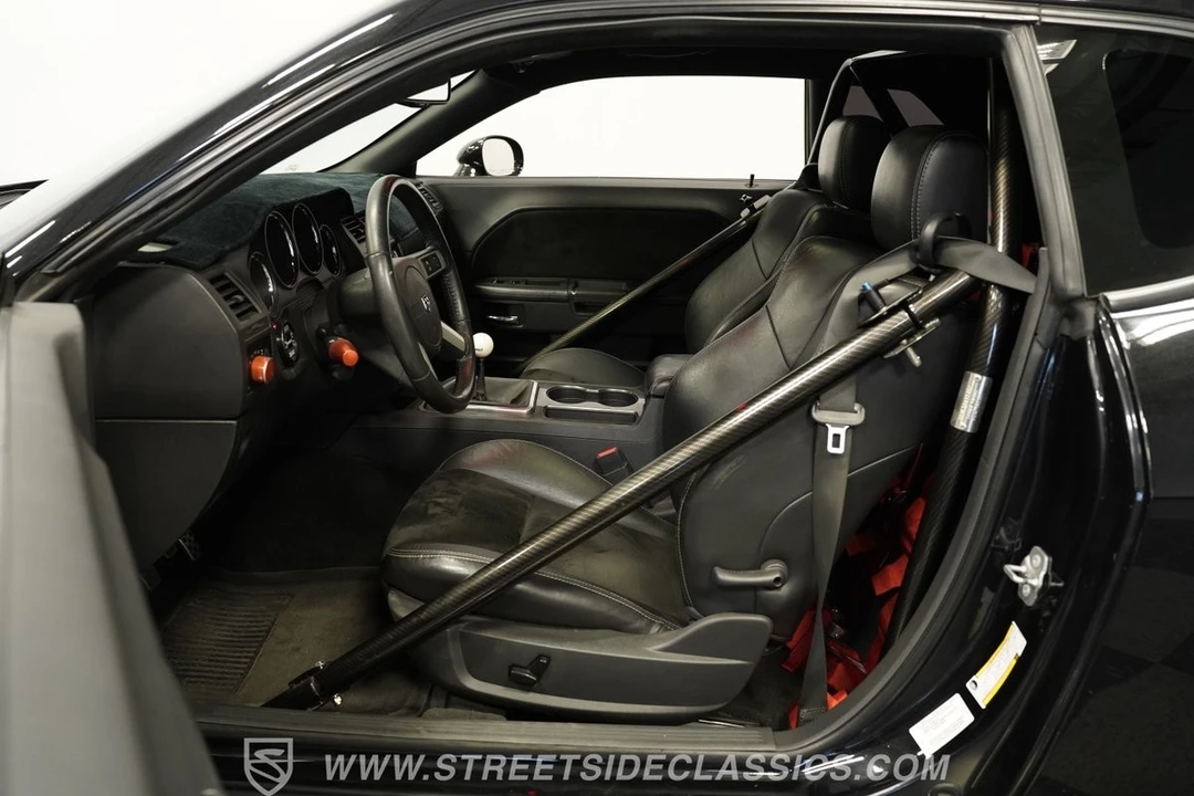 2010 Dodge Challenger SRT8 & 392 3rd Gen - Image 4 of 12