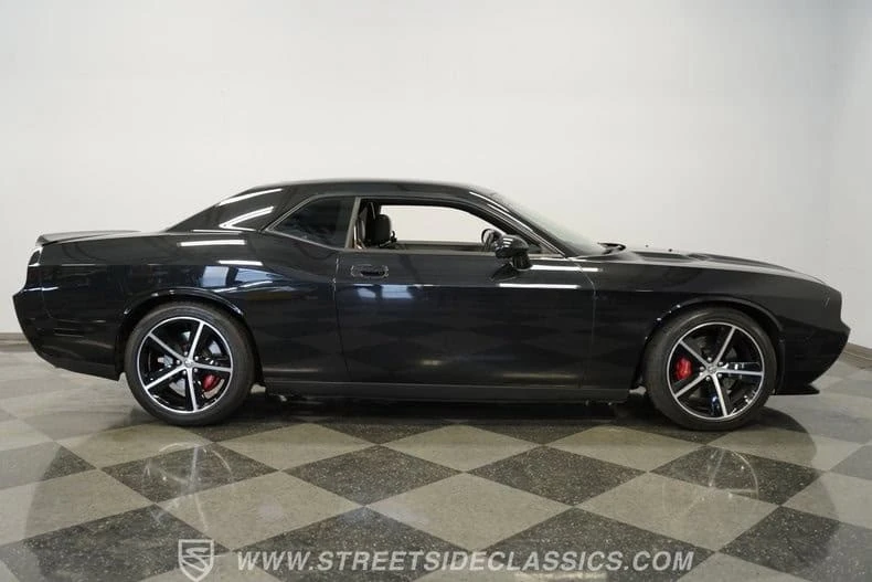 2010 Dodge Challenger SRT8 & 392 3rd Gen - Image 15 of 31