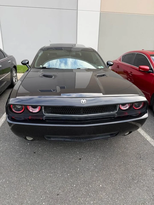 2010 Dodge Challenger 3rd Gen - Image 3 of 5