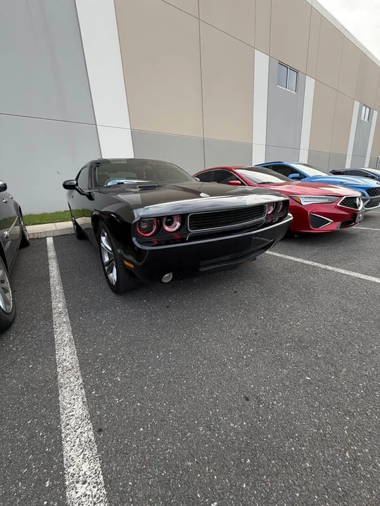 2010 Dodge Challenger 3rd Gen - Image 2 of 5