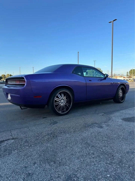 2010 Dodge Challenger 3rd Gen - Image 10 of 13