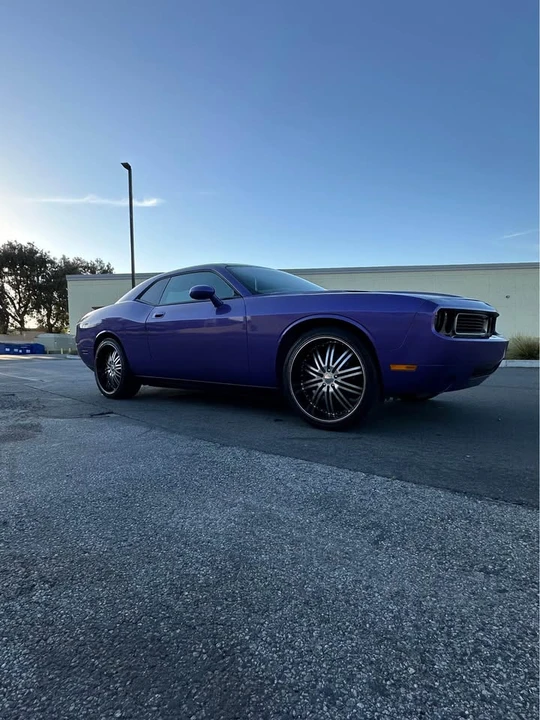 2010 Dodge Challenger 3rd Gen - Image 11 of 13