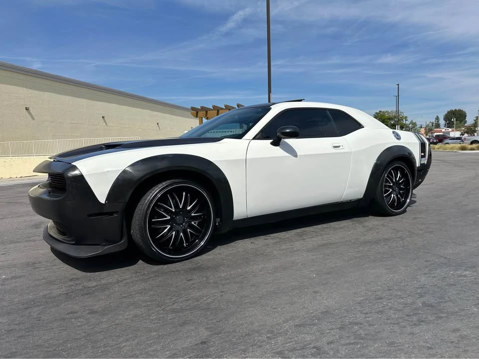 2010 Dodge Challenger 3rd Gen - Image 16 of 20