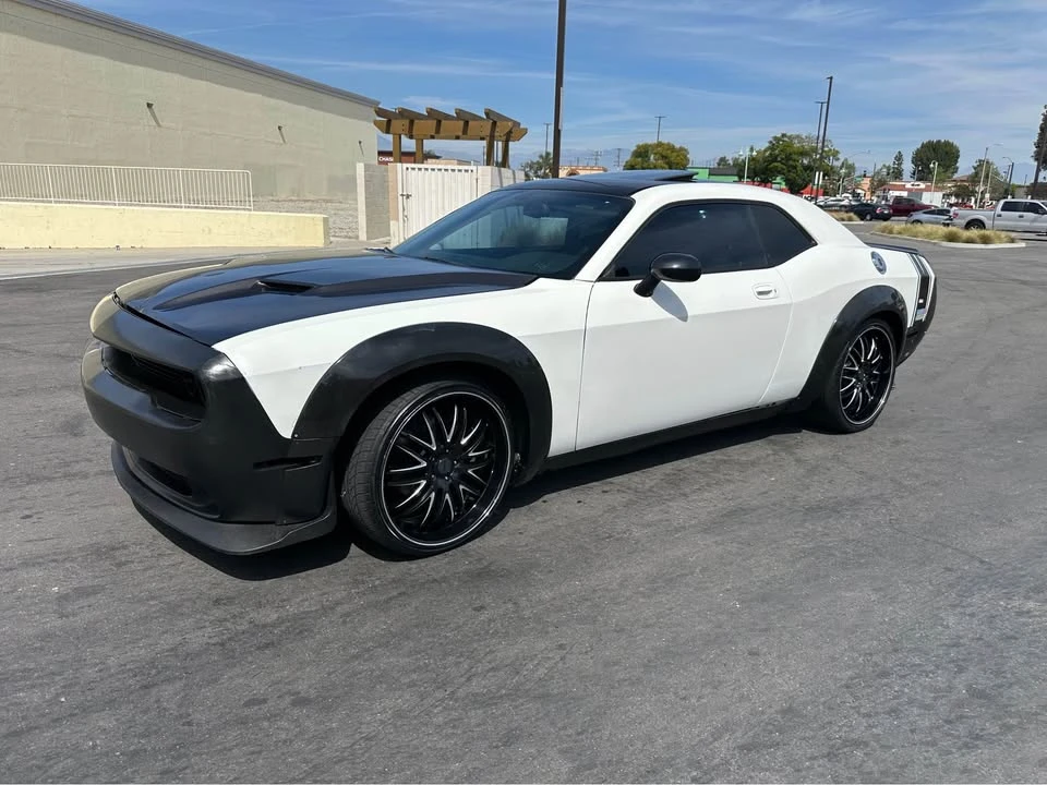 2010 Dodge Challenger 3rd Gen - Image 17 of 20