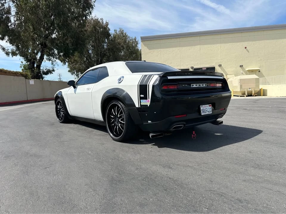2010 Dodge Challenger 3rd Gen - Image 14 of 20