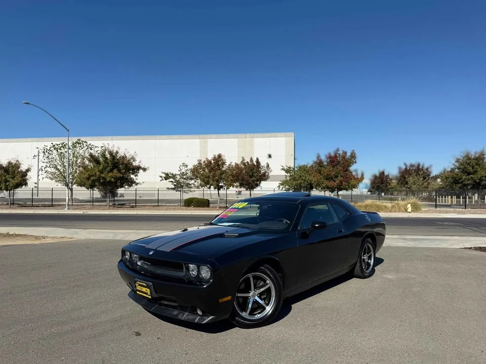 2010 Dodge Challenger 3rd Gen - Image 5 of 12