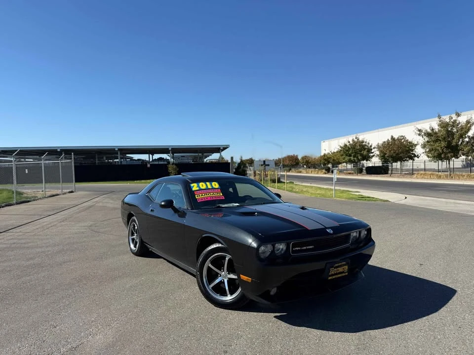 2010 Dodge Challenger 3rd Gen - Image 2 of 12