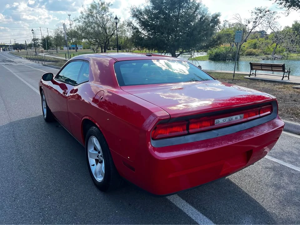2010 Dodge Challenger 3rd Gen - Image 7 of 20
