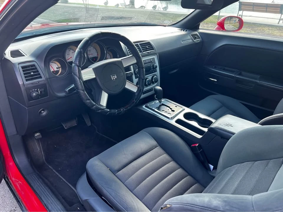 2010 Dodge Challenger 3rd Gen - Image 15 of 20
