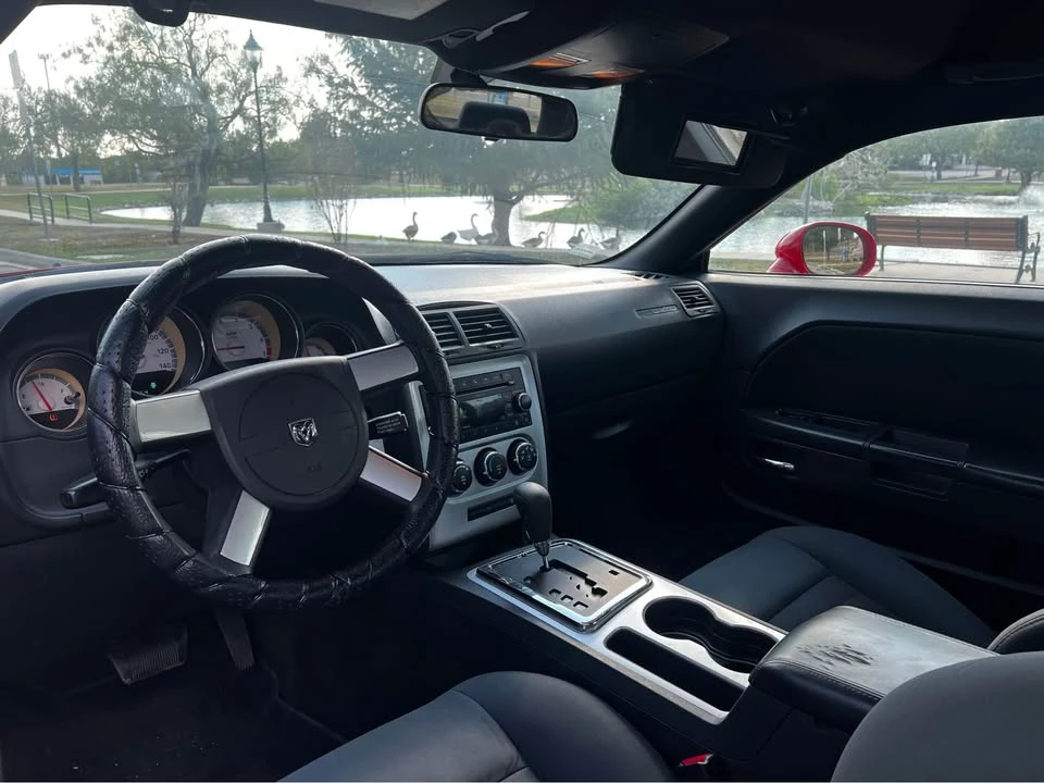 2010 Dodge Challenger 3rd Gen - Image 16 of 20