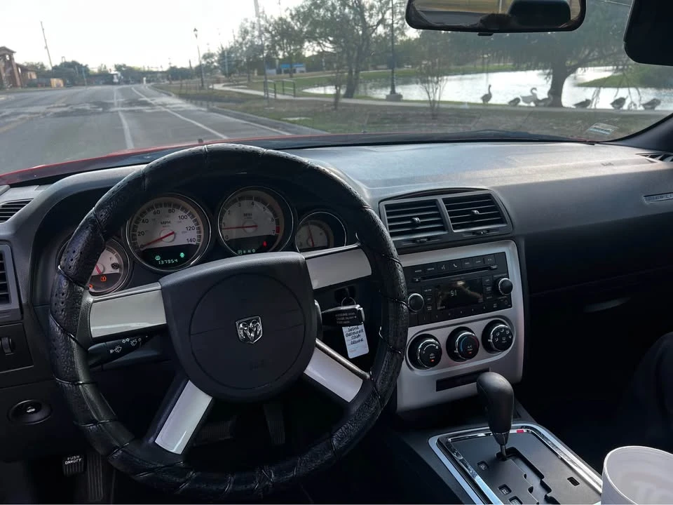 2010 Dodge Challenger 3rd Gen - Image 11 of 20