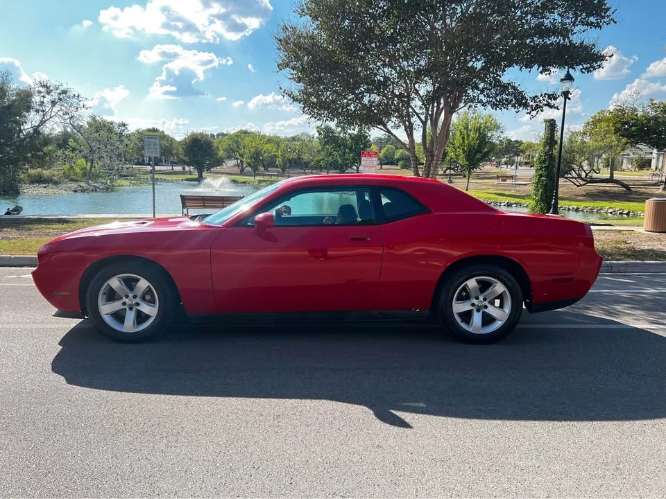 2010 Dodge Challenger 3rd Gen - Image 19 of 20