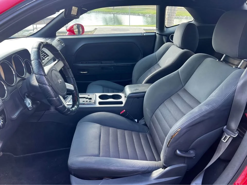 2010 Dodge Challenger 3rd Gen - Image 17 of 20