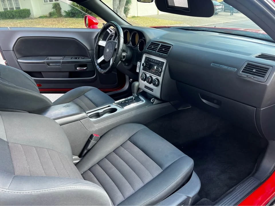 2010 Dodge Challenger 3rd Gen - Image 4 of 20