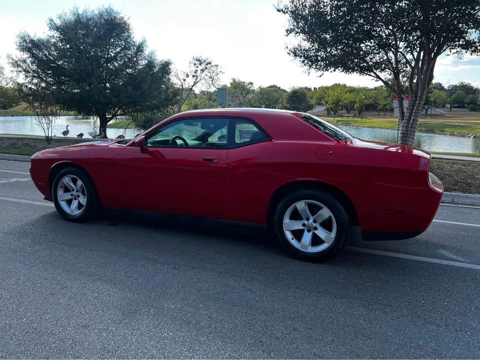 2010 Dodge Challenger 3rd Gen - Image 8 of 20