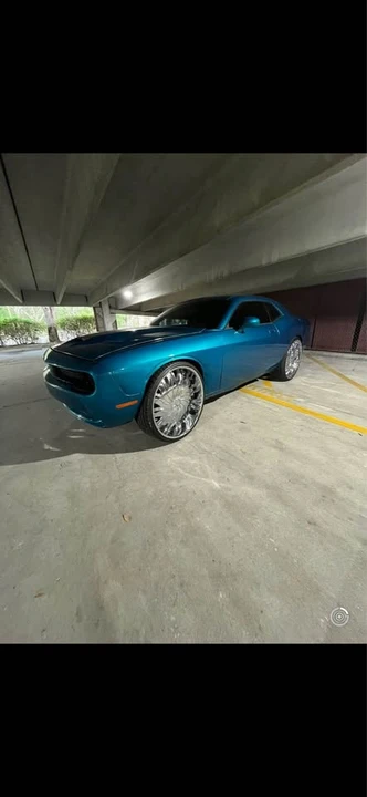 2010 Dodge Challenger 3rd Gen - Image 2 of 7