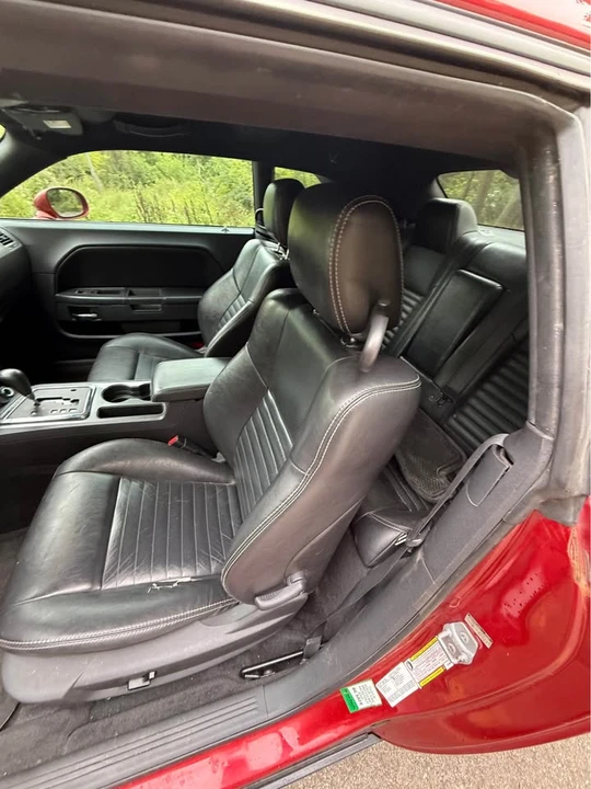 2010 Dodge Challenger 3rd Gen - Image 11 of 16