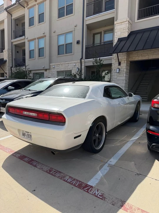 2010 Dodge Challenger 3rd Gen - Image 6 of 6