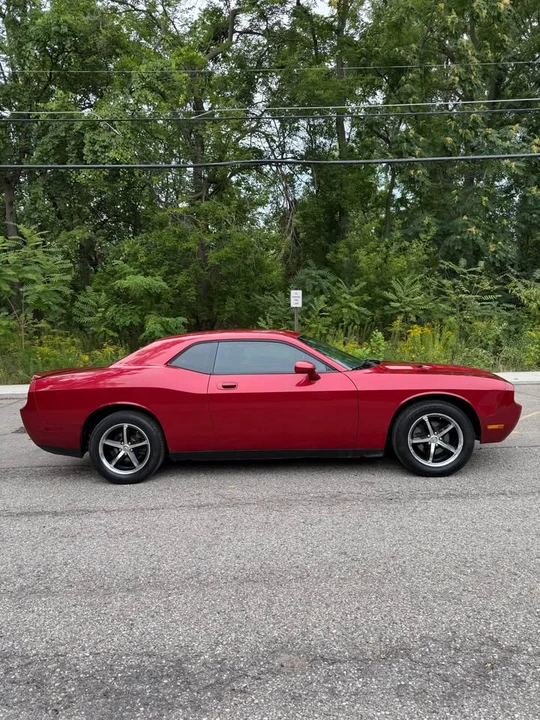 2010 Dodge Challenger 3rd Gen - Image 8 of 16