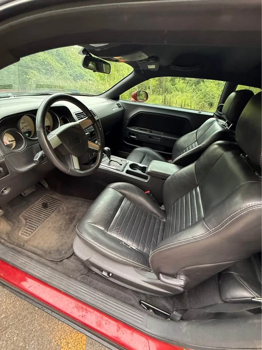 2010 Dodge Challenger 3rd Gen - Image 12 of 16