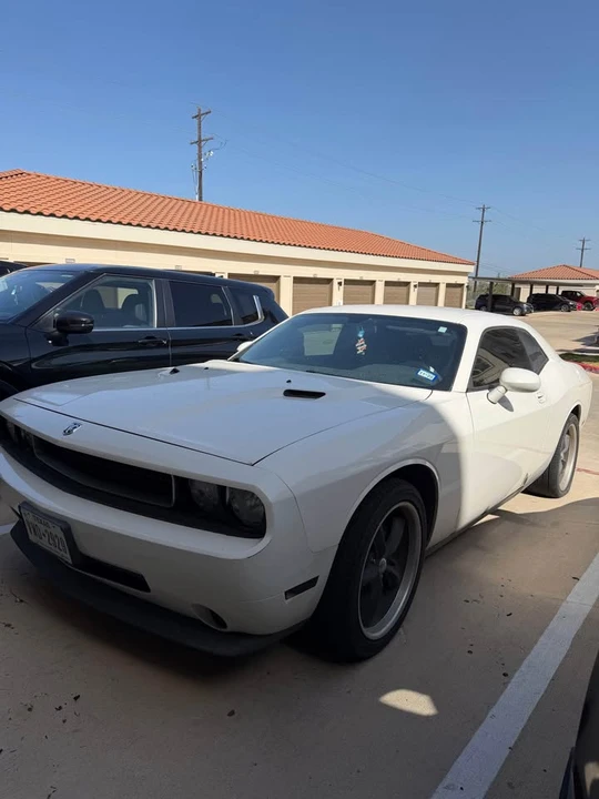 2010 Dodge Challenger 3rd Gen - Image 2 of 6