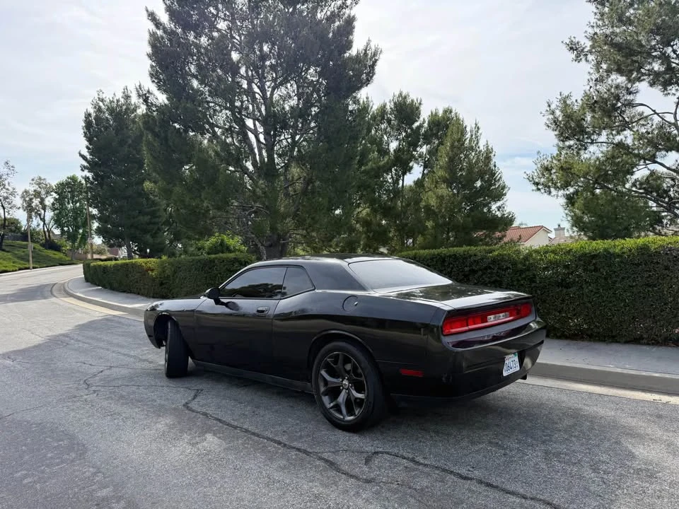 2010 Dodge Challenger 3rd Gen - Image 5 of 16