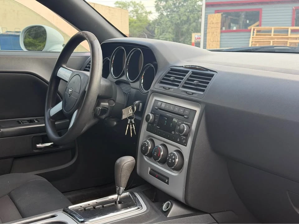 2010 Dodge Challenger 3rd Gen - Image 6 of 10
