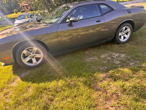 2010 Dodge Challenger SXT Coupe 2D