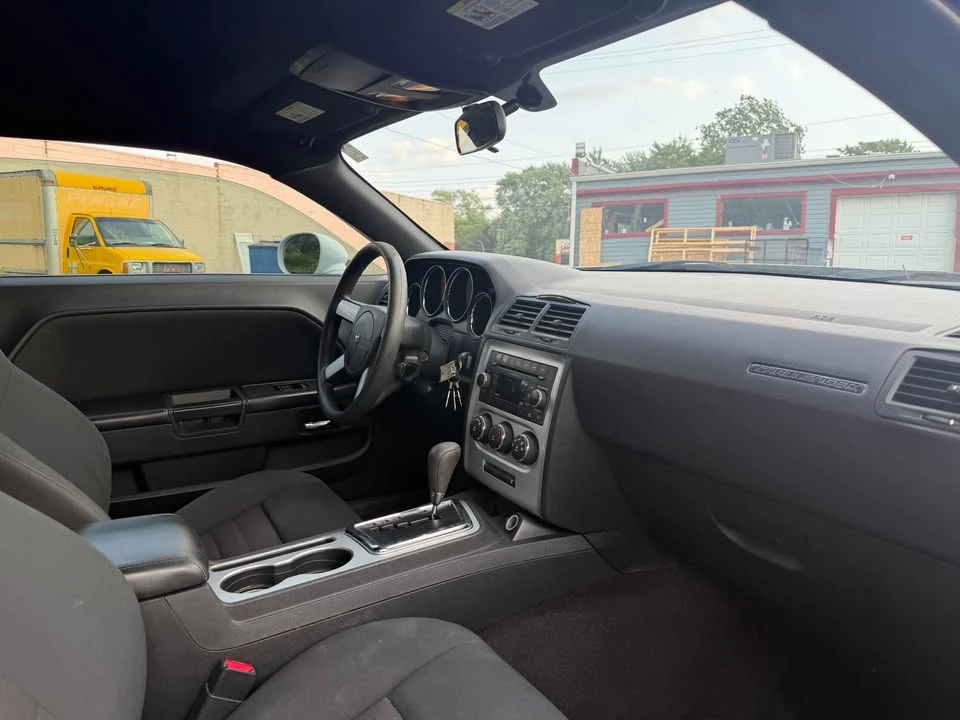 2010 Dodge Challenger 3rd Gen - Image 7 of 10