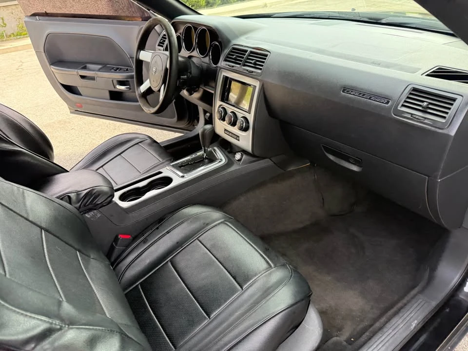 2010 Dodge Challenger 3rd Gen - Image 17 of 20