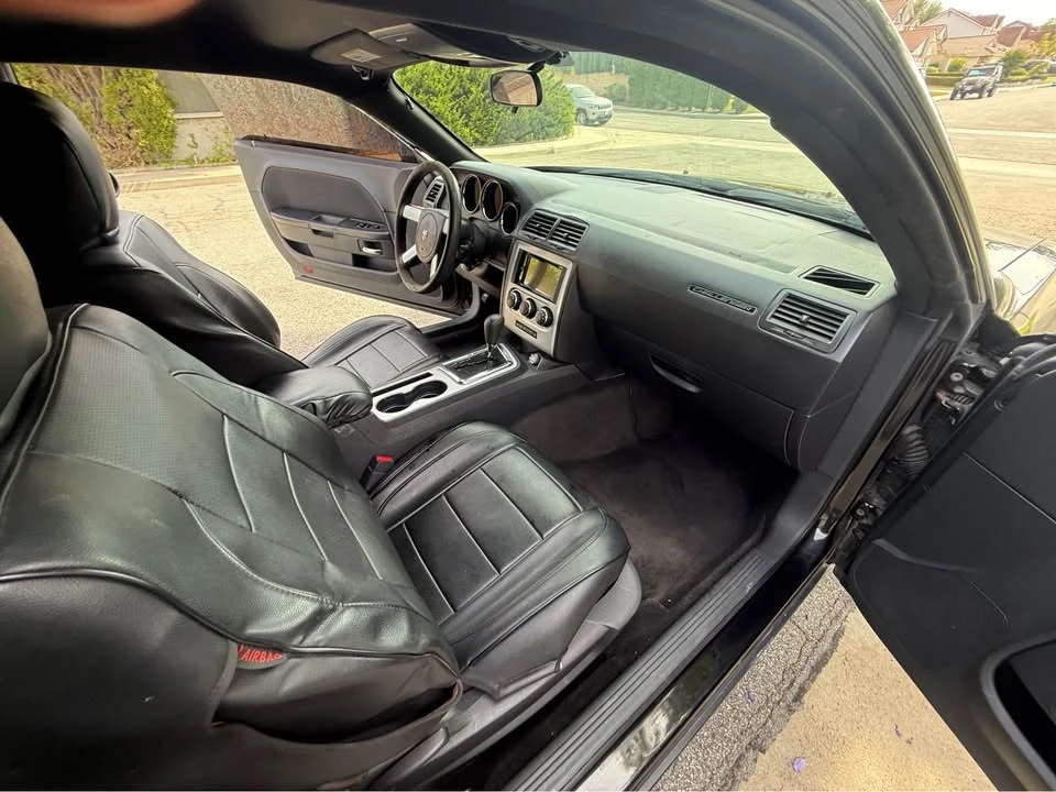 2010 Dodge Challenger 3rd Gen - Image 13 of 16