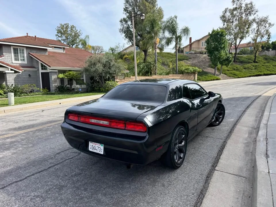 2010 Dodge Challenger 3rd Gen - Image 7 of 16
