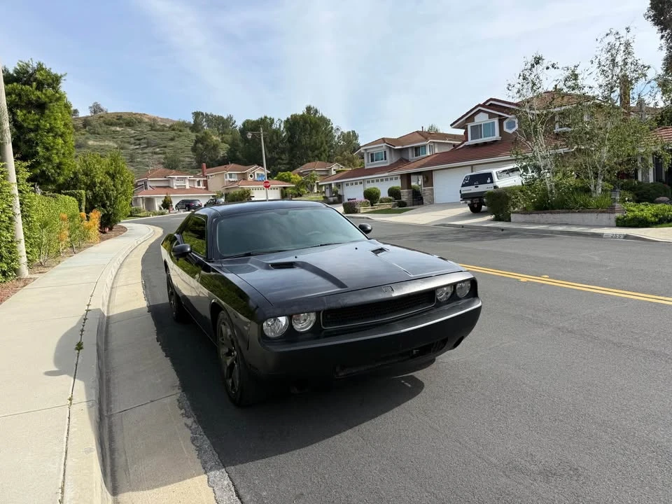 2010 Dodge Challenger 3rd Gen - Image 10 of 20