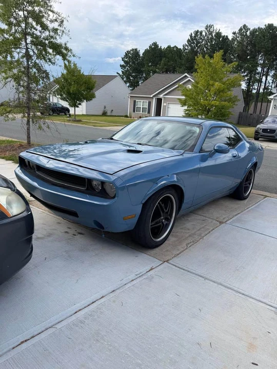 2010 Dodge Challenger 3rd Gen - Image 3 of 4
