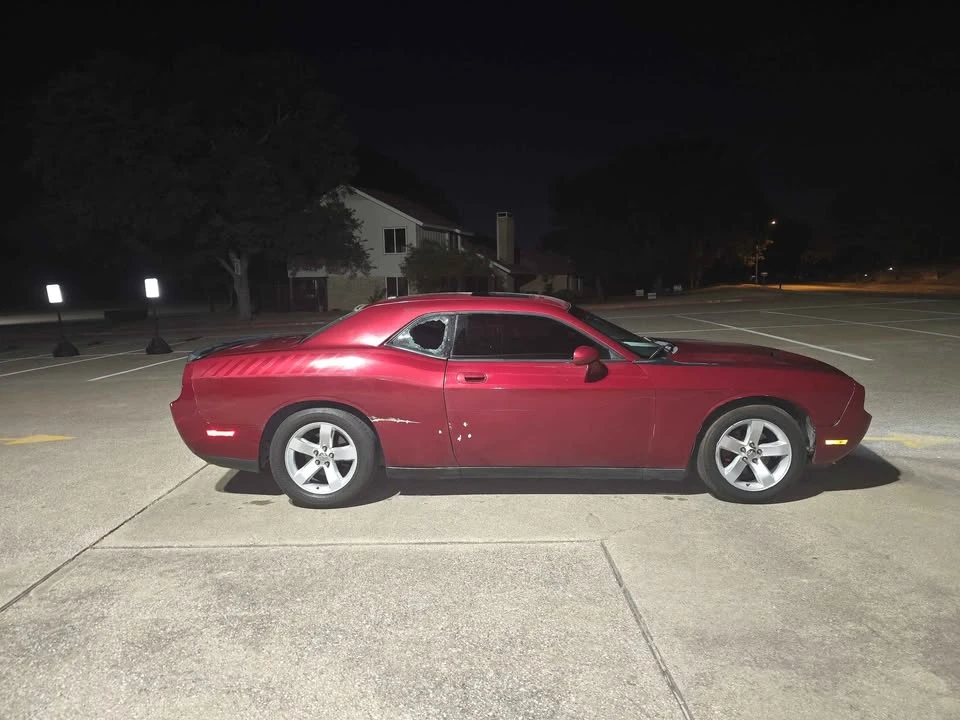 2010 Dodge Challenger 3rd Gen - Image 3 of 8
