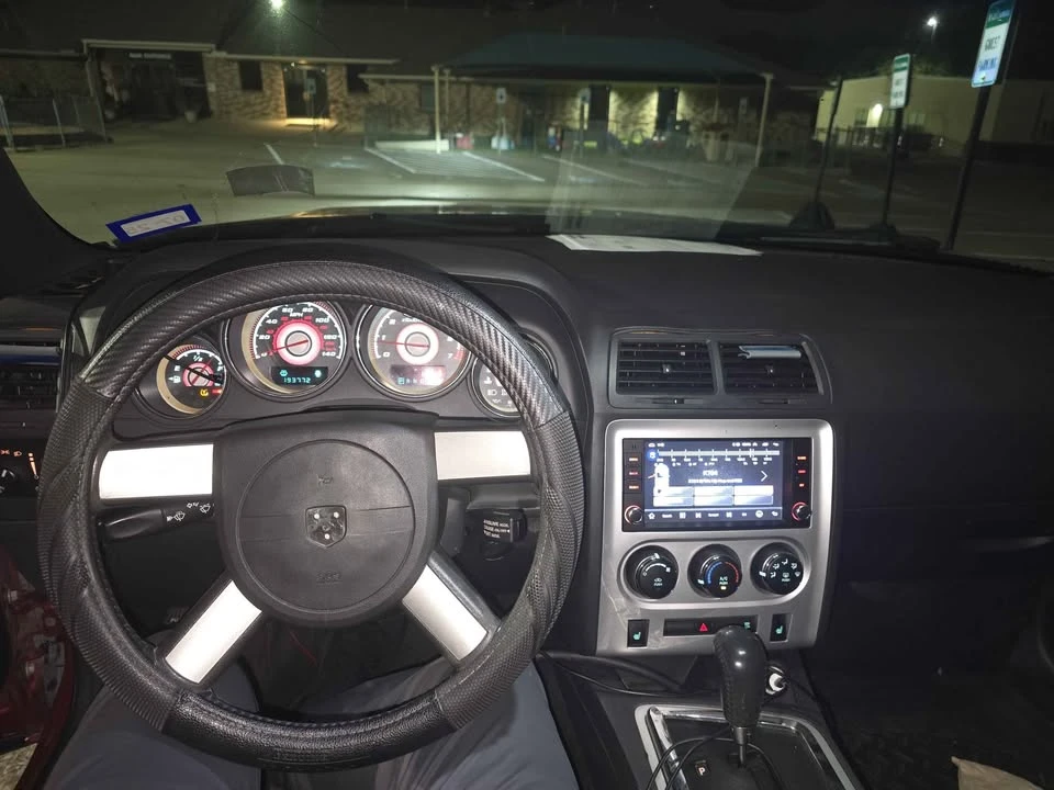 2010 Dodge Challenger 3rd Gen - Image 5 of 8