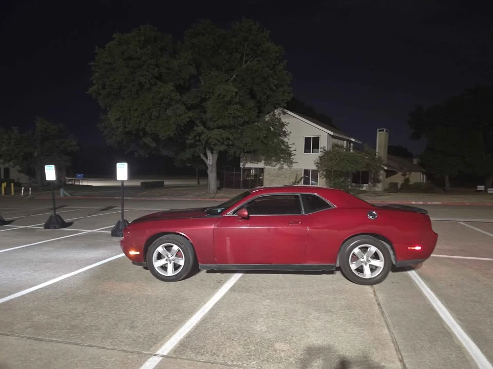 2010 Dodge Challenger 3rd Gen - Image 2 of 8