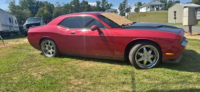 2010 Dodge Challenger SXT Plus Coupe 2D