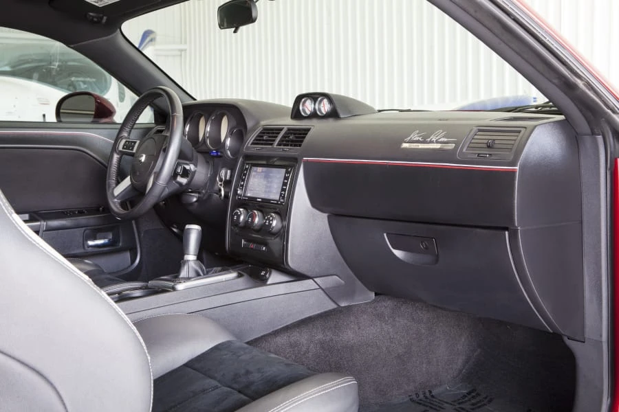 2010 Dodge Challenger 3rd Gen - Image 5 of 12