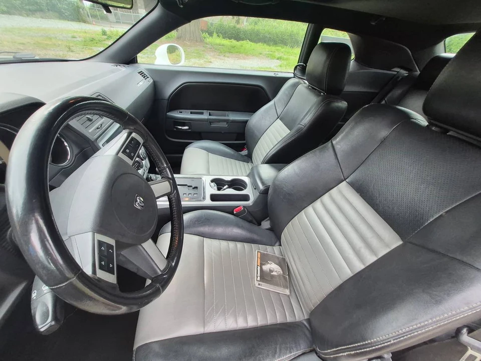 2010 Dodge Challenger 3rd Gen - Image 5 of 7