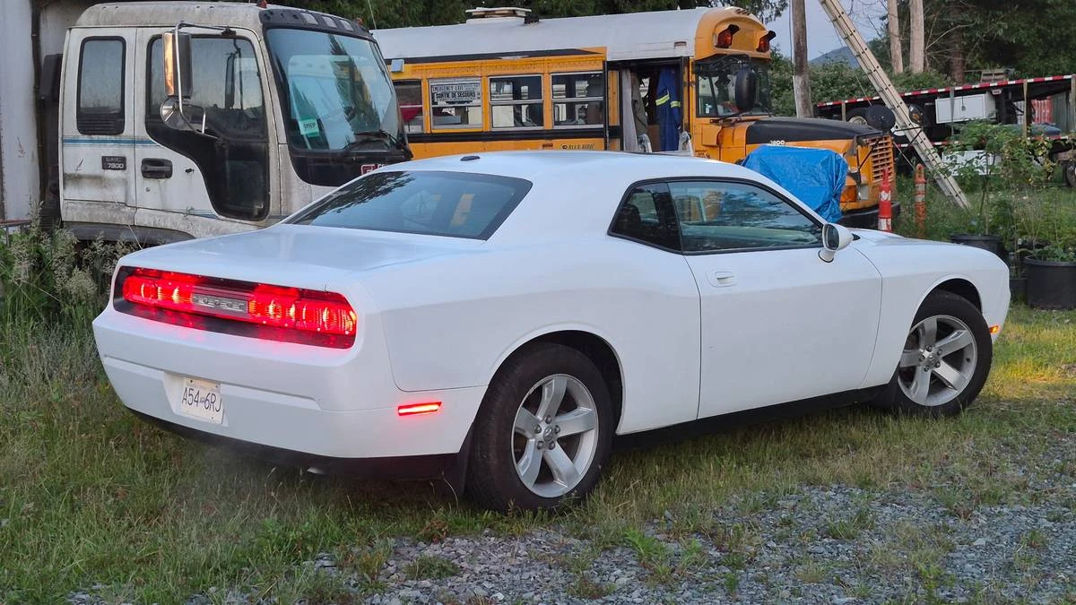 2010 Dodge Challenger 3rd Gen - Image 4 of 7
