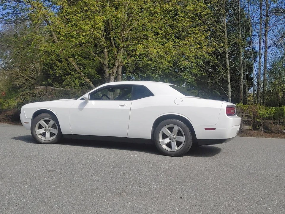 2010 Dodge Challenger 3rd Gen - Image 3 of 7