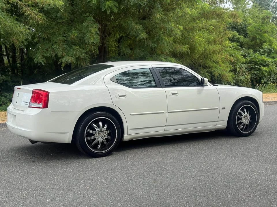 2010 Dodge Charger 6th Gen - Image 6 of 11