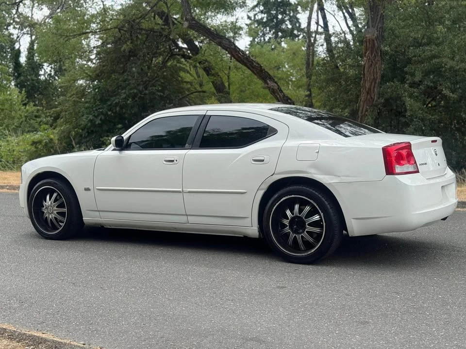 2010 Dodge Charger 6th Gen - Image 7 of 11