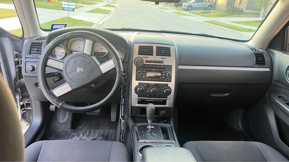 2010 Dodge Charger 6th Gen - Image 2 of 5