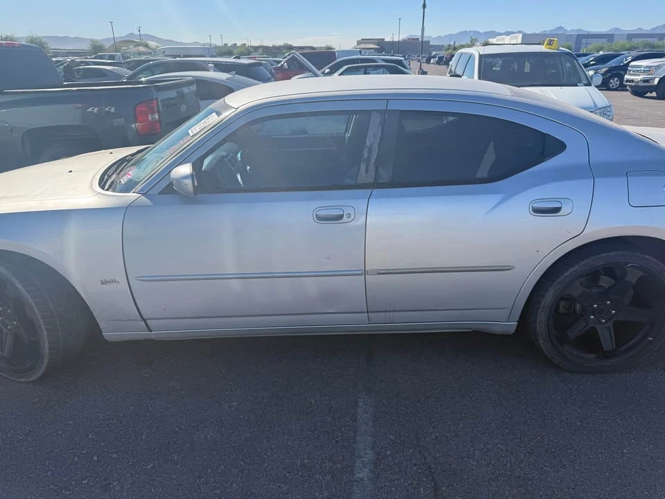 2010 Dodge Charger 6th Gen - Image 2 of 4