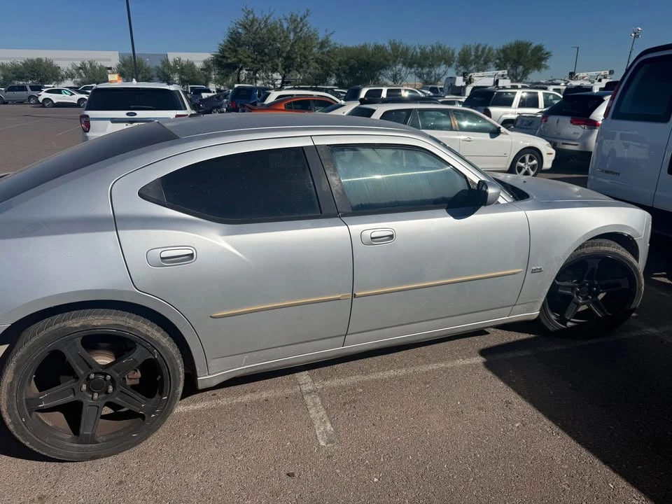 2010 Dodge Charger 6th Gen - Image 4 of 4